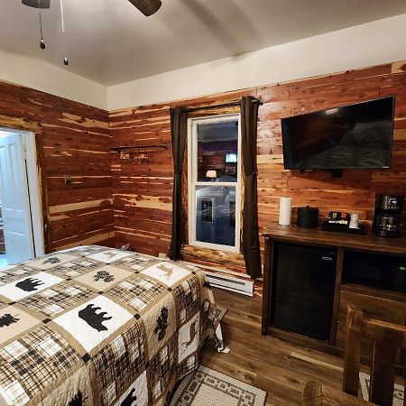 Log Cabin Inn Юрика Спрингс Экстерьер фото