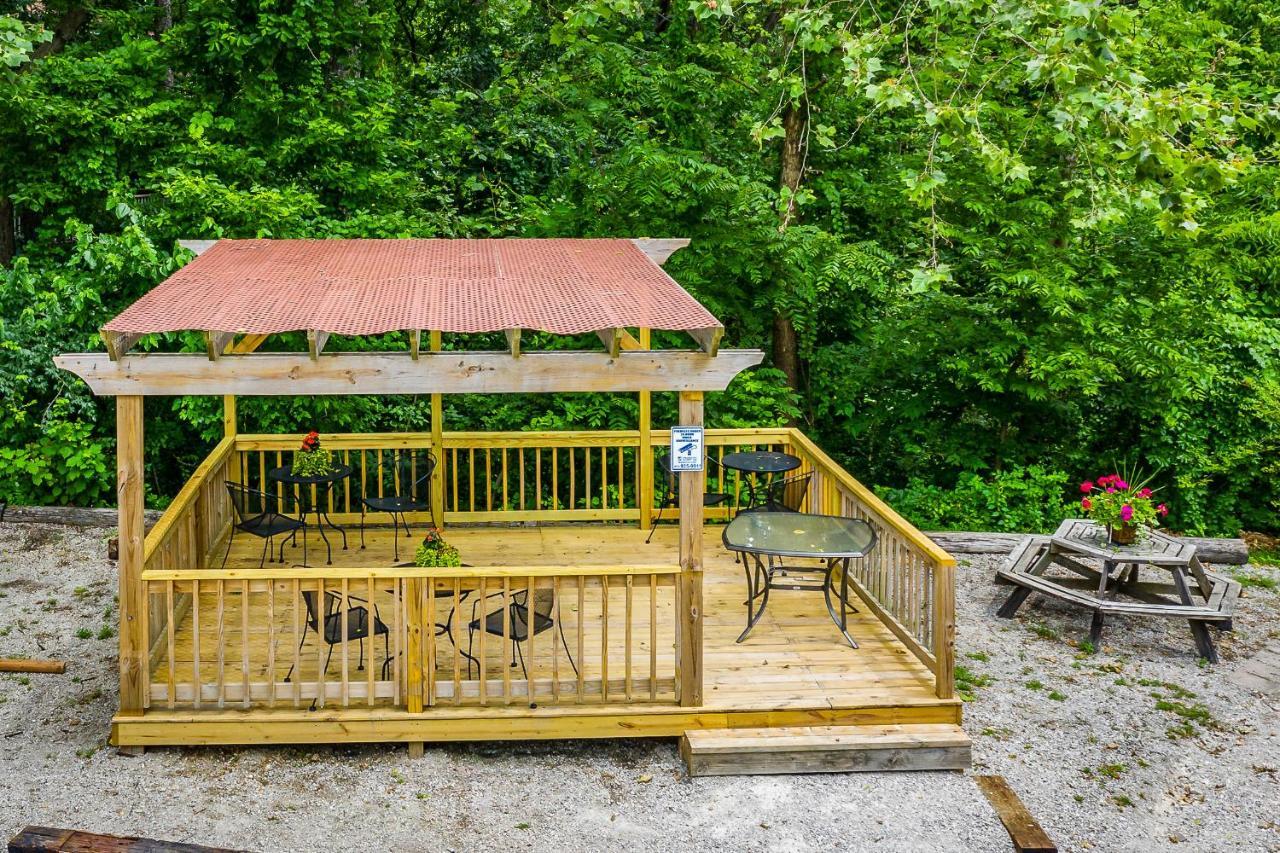 Log Cabin Inn Юрика Спрингс Экстерьер фото