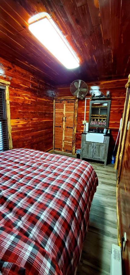 Log Cabin Inn Юрика Спрингс Экстерьер фото