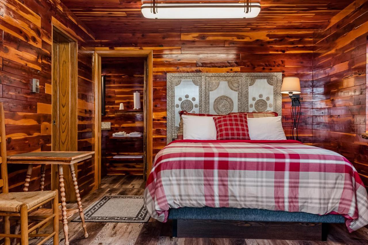 Log Cabin Inn Юрика Спрингс Экстерьер фото