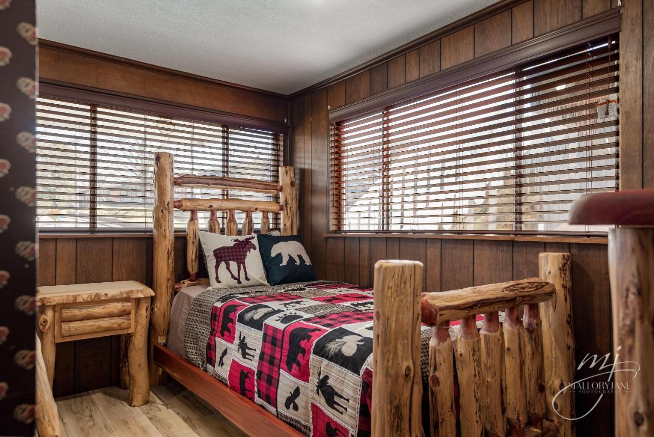 Log Cabin Inn Юрика Спрингс Экстерьер фото