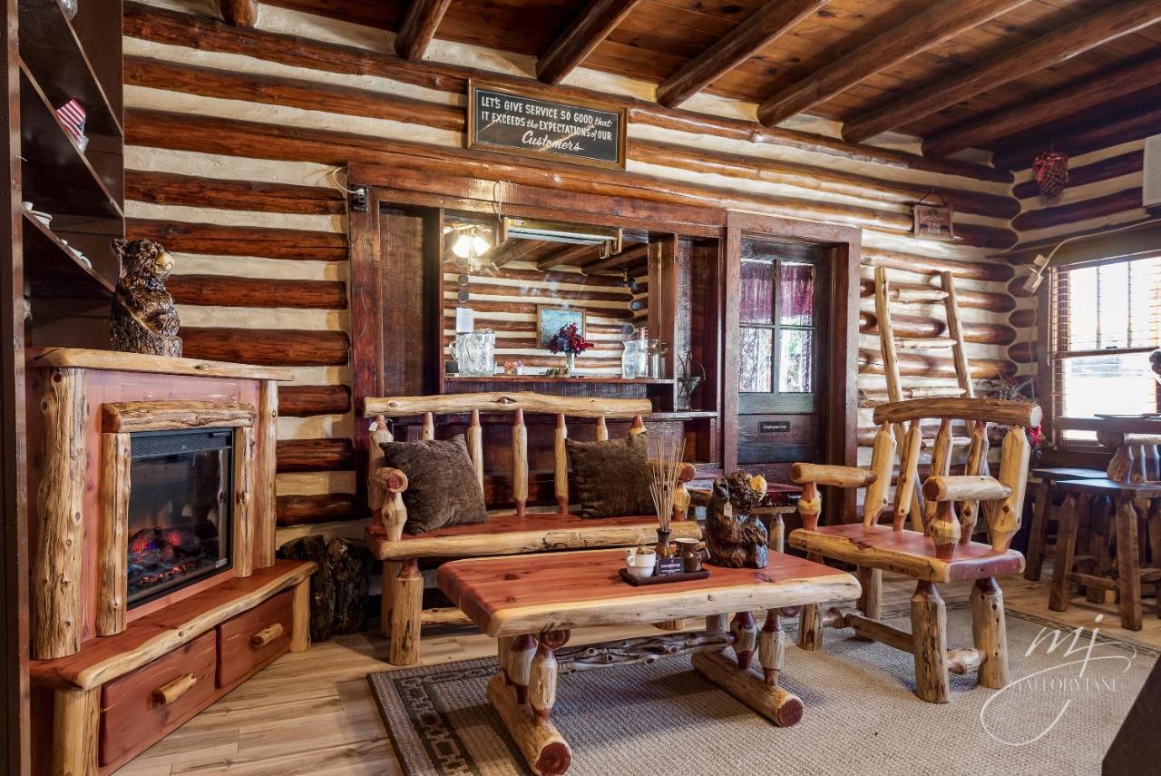 Log Cabin Inn Юрика Спрингс Экстерьер фото