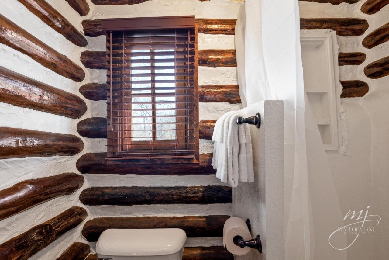 Log Cabin Inn Юрика Спрингс Экстерьер фото