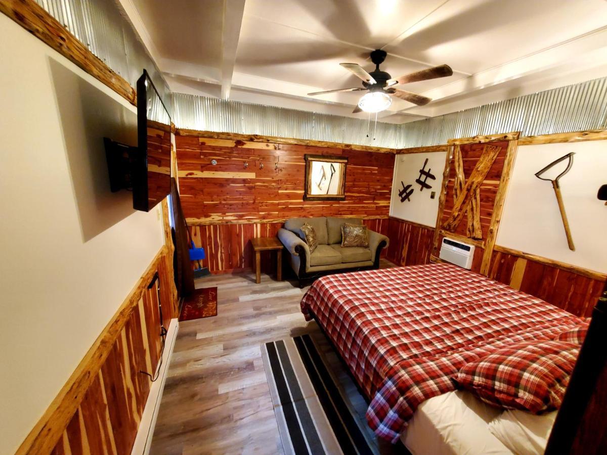 Log Cabin Inn Юрика Спрингс Экстерьер фото