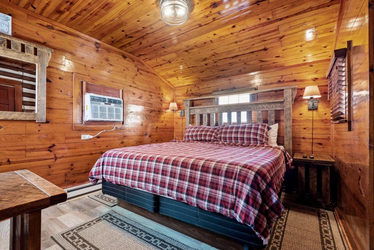 Log Cabin Inn Юрика Спрингс Экстерьер фото