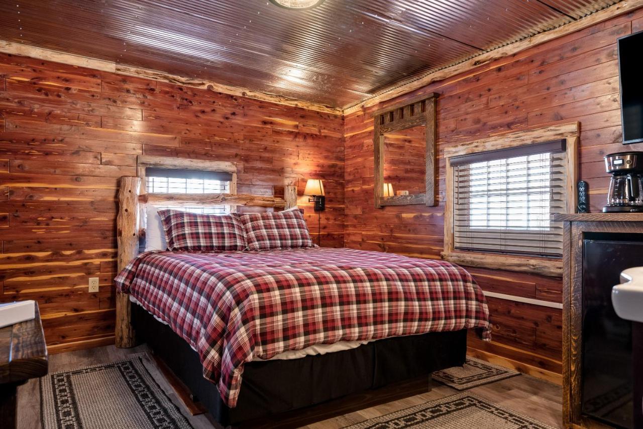 Log Cabin Inn Юрика Спрингс Экстерьер фото