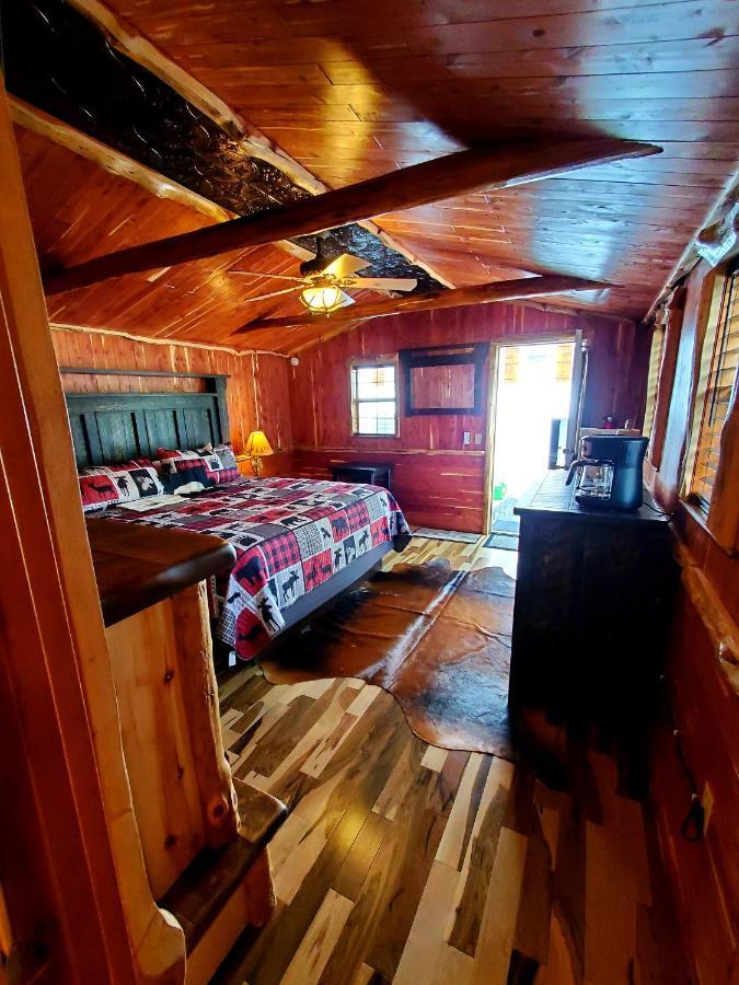 Log Cabin Inn Юрика Спрингс Экстерьер фото