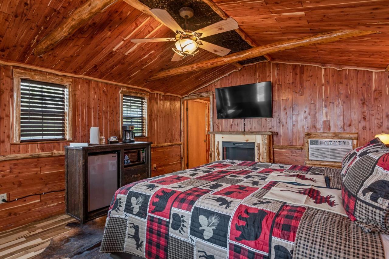 Log Cabin Inn Юрика Спрингс Экстерьер фото
