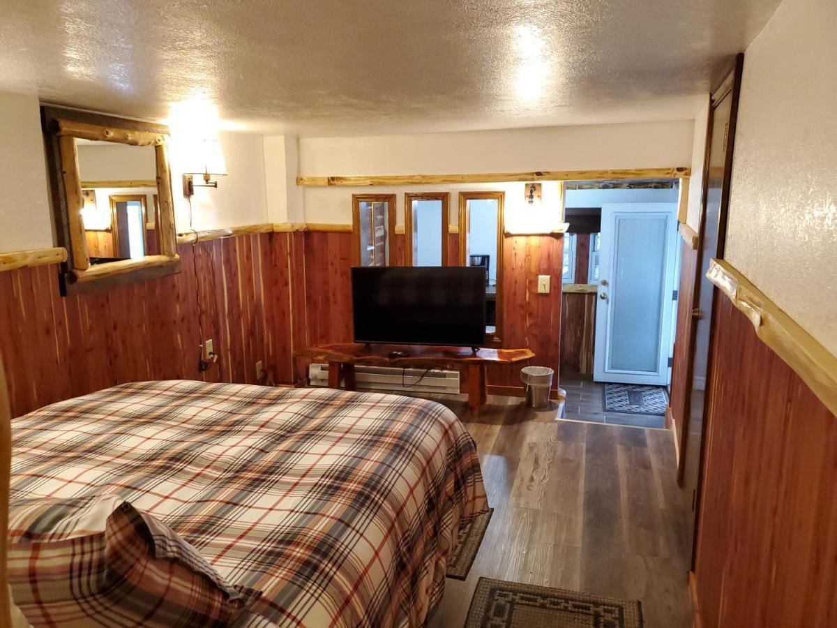Log Cabin Inn Юрика Спрингс Экстерьер фото