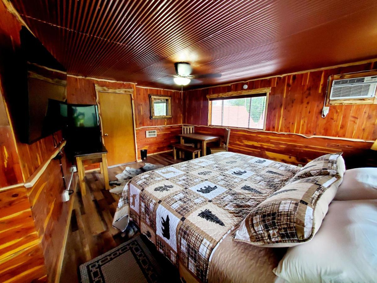 Log Cabin Inn Юрика Спрингс Экстерьер фото