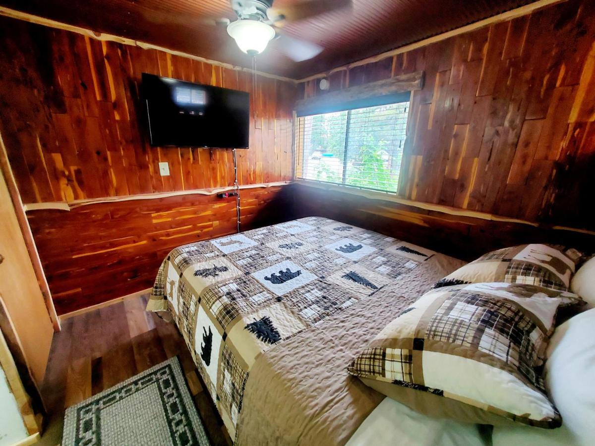 Log Cabin Inn Юрика Спрингс Экстерьер фото
