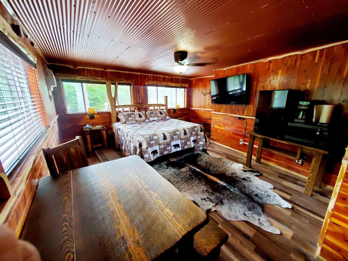 Log Cabin Inn Юрика Спрингс Экстерьер фото