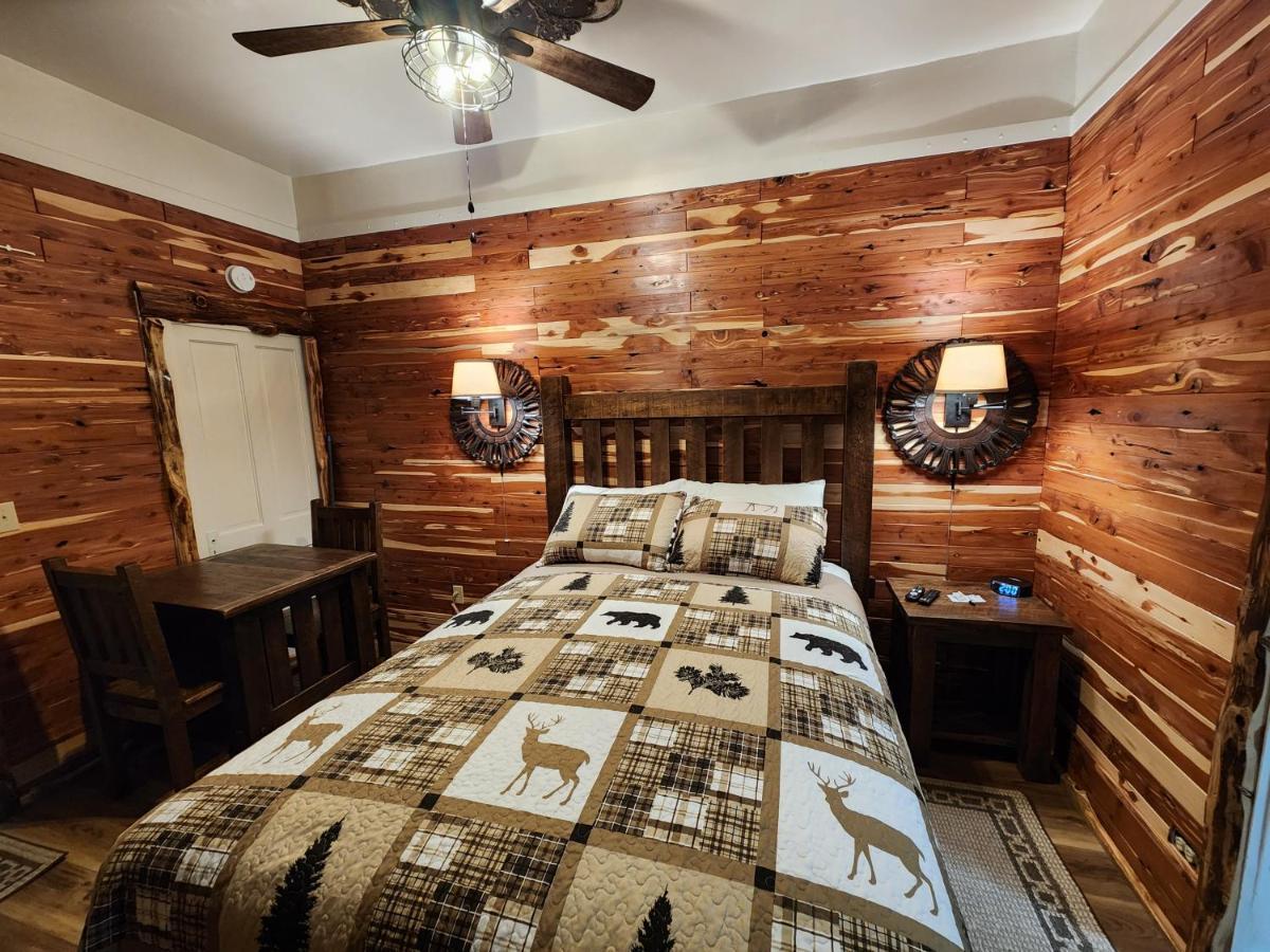 Log Cabin Inn Юрика Спрингс Экстерьер фото