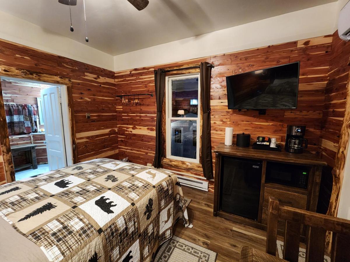 Log Cabin Inn Юрика Спрингс Экстерьер фото
