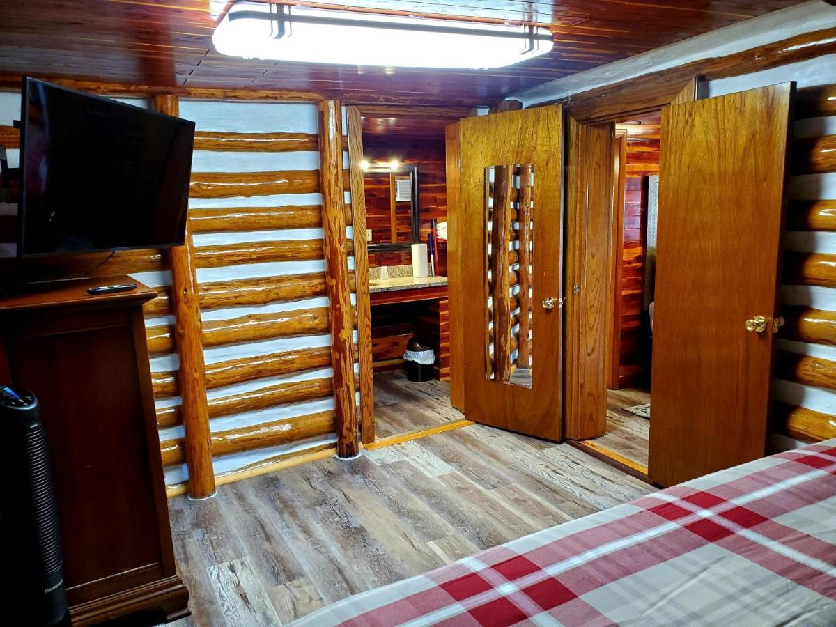 Log Cabin Inn Юрика Спрингс Экстерьер фото