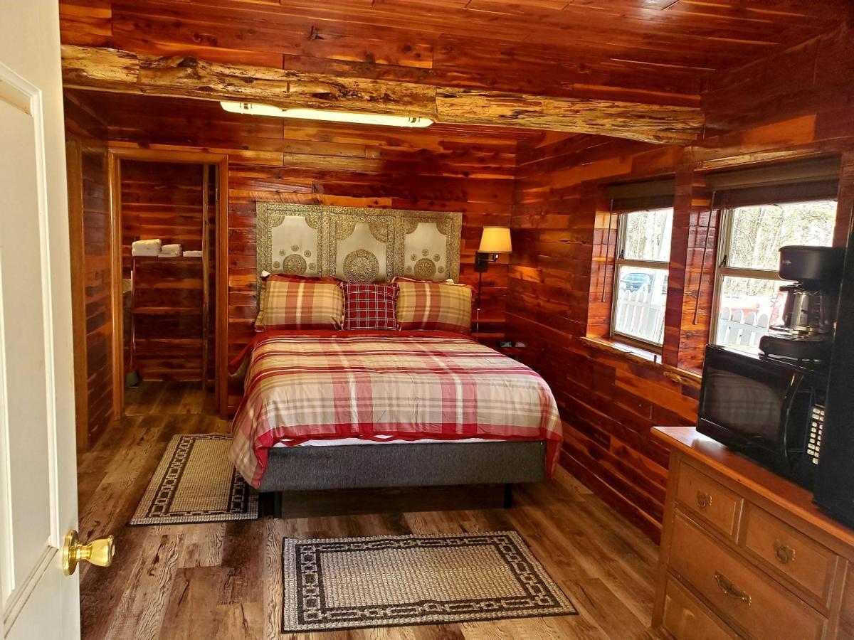 Log Cabin Inn Юрика Спрингс Экстерьер фото
